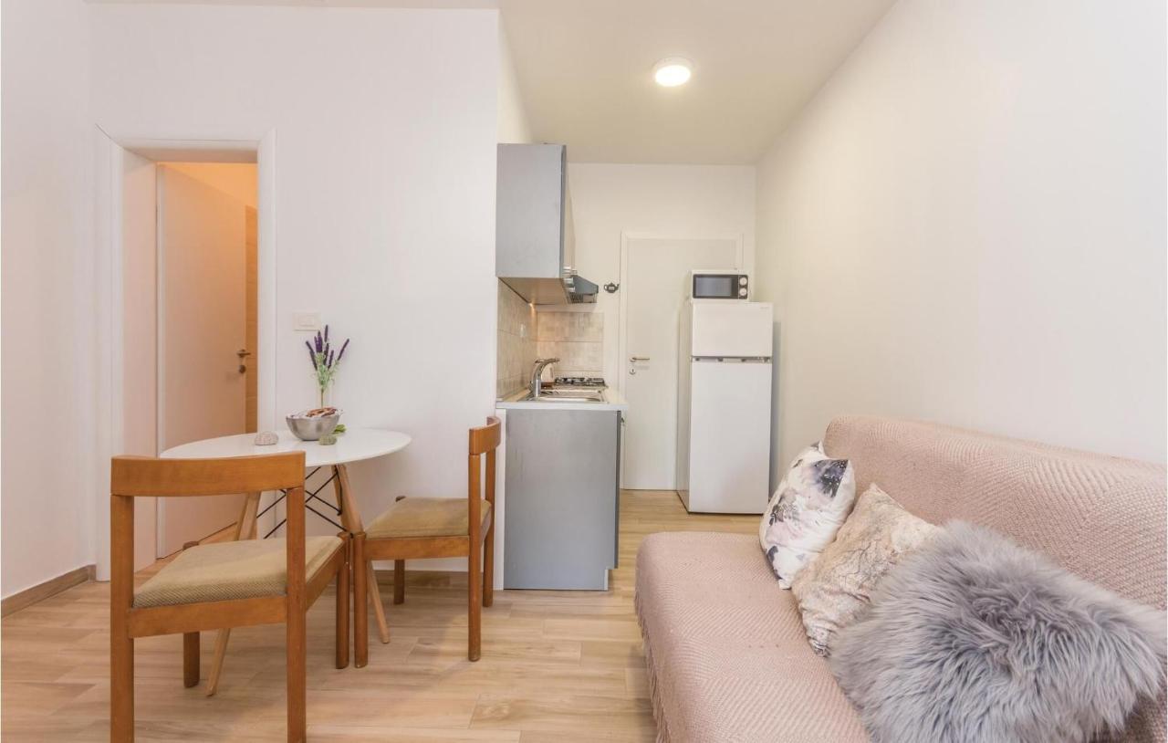 Apartments In Turanj, 20M From The Beach Sukosan Luaran gambar